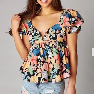 NWOT Puff Sleeve Top